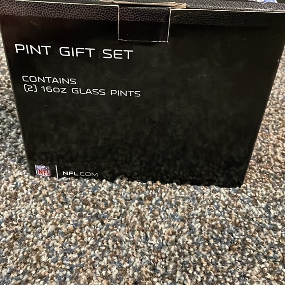 NIB Patriot Pint glass gift set. - Picture 4 of 4